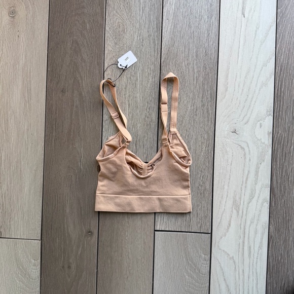 SKIMS Seamless Sculpt Bralette - Picture 2 of 4